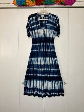 Knox Rose XS Stretchy Empire Waist Navy and White Tie-Dye V-Neck Midi Dress